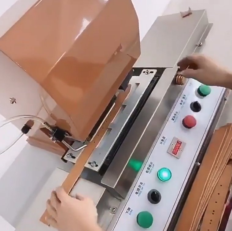 leather belt pouching machine